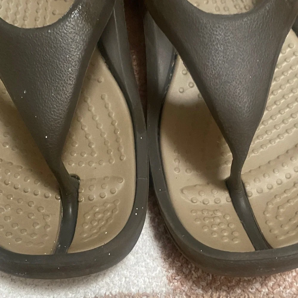 CROCS Two-Tone Brown/Taupe Flip Sandals
